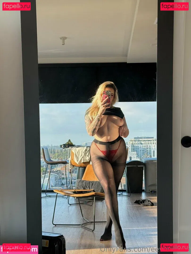 eevieaspen Onlyfans Photo Gallery 