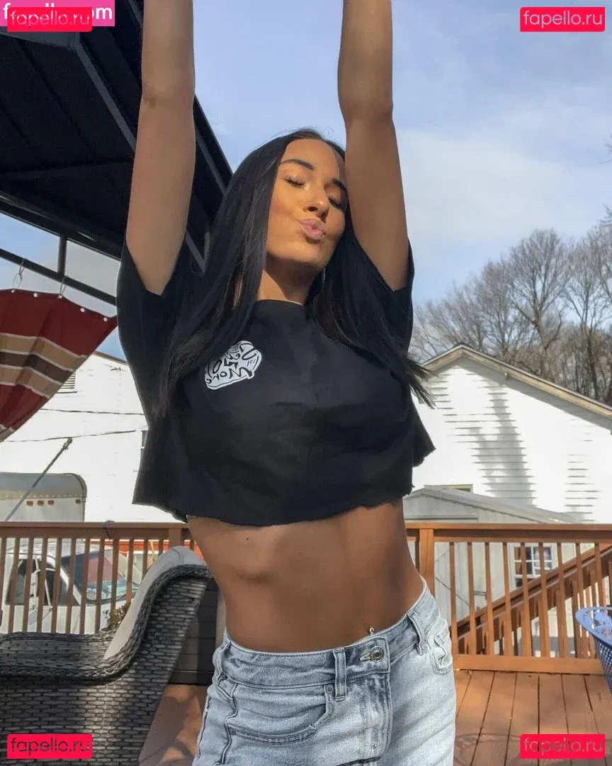 Emily Jaye Onlyfans Photo Gallery 