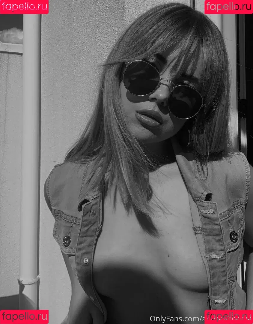 andreabeltran Onlyfans Photo Gallery 
