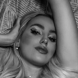 Vansessy Onlyfans Photo Gallery 