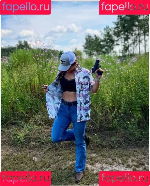 Hannah Barron Onlyfans Photo Gallery 