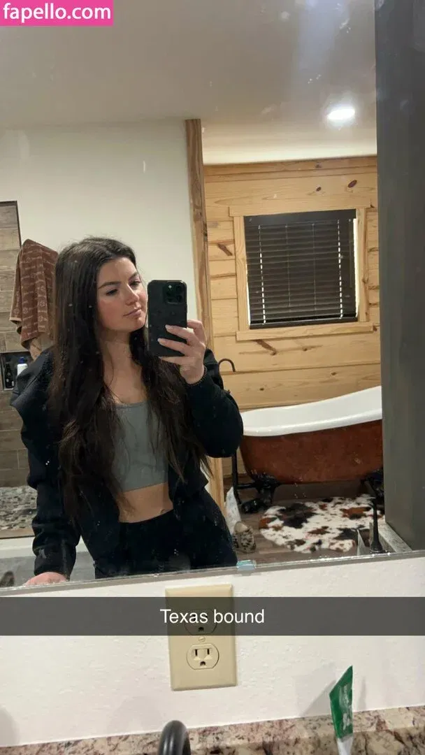 Hannah Barron Onlyfans Photo Gallery 