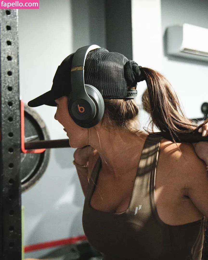 Hannah Barron Onlyfans Photo Gallery 