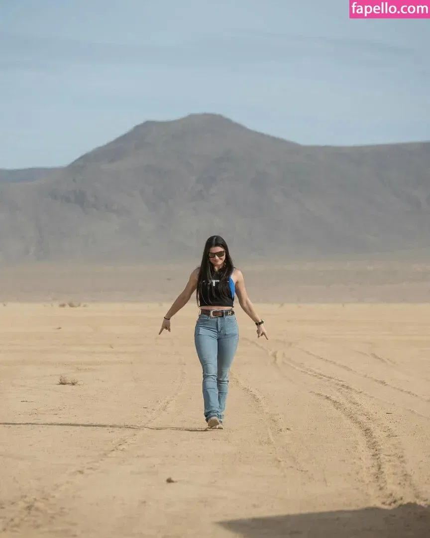 Hannah Barron Onlyfans Photo Gallery 