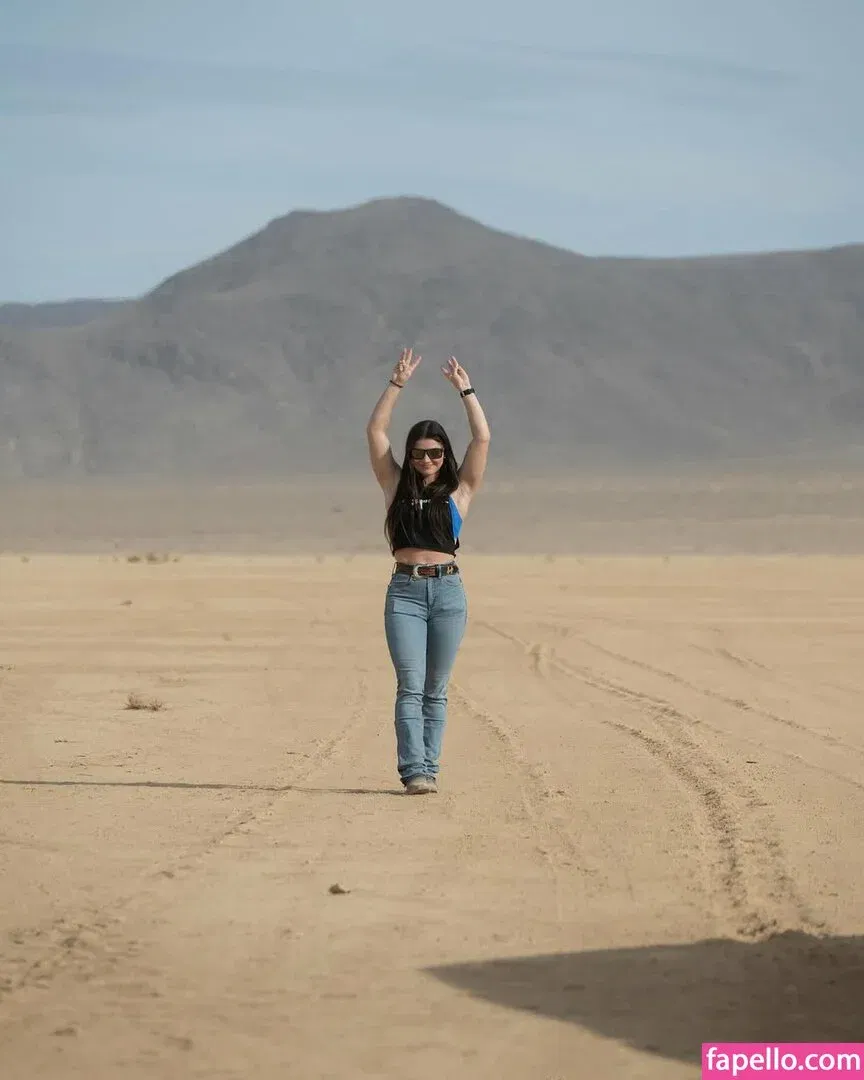 Hannah Barron Onlyfans Photo Gallery 