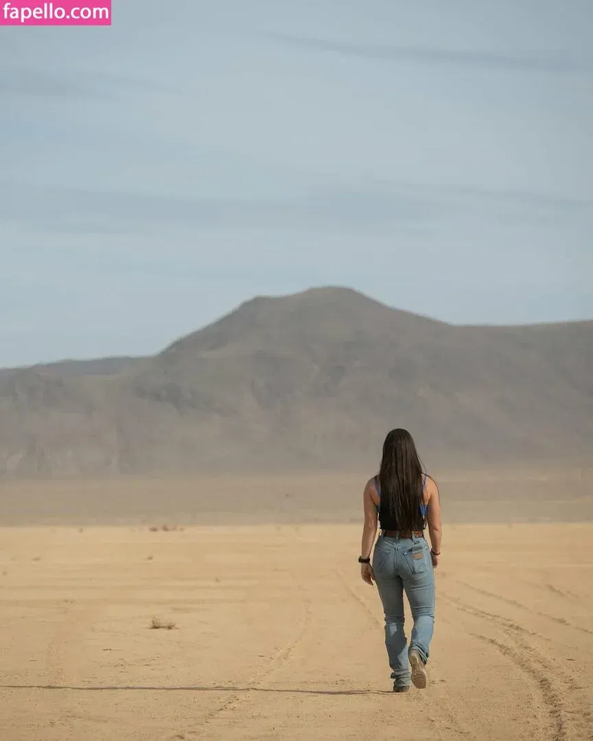 Hannah Barron Onlyfans Photo Gallery 