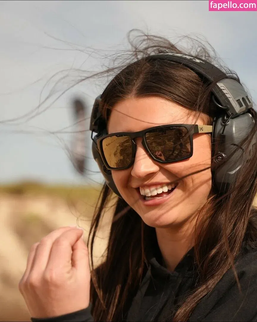 Hannah Barron Onlyfans Photo Gallery 