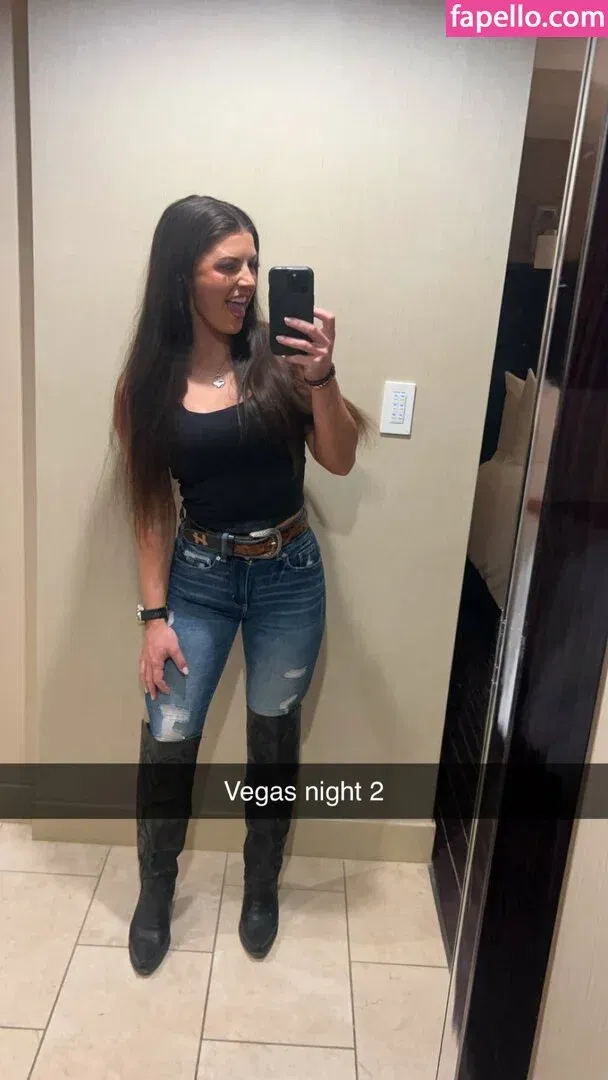 Hannah Barron Onlyfans Photo Gallery 