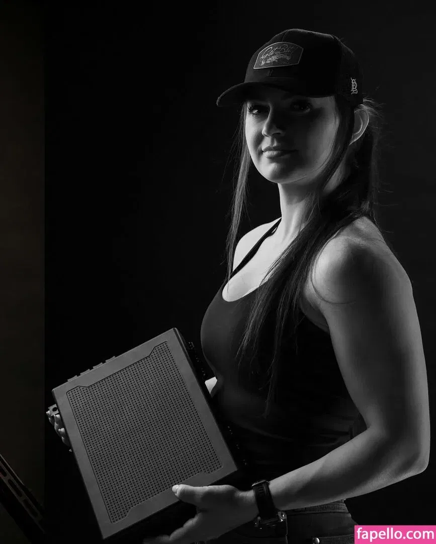 Hannah Barron Onlyfans Photo Gallery 