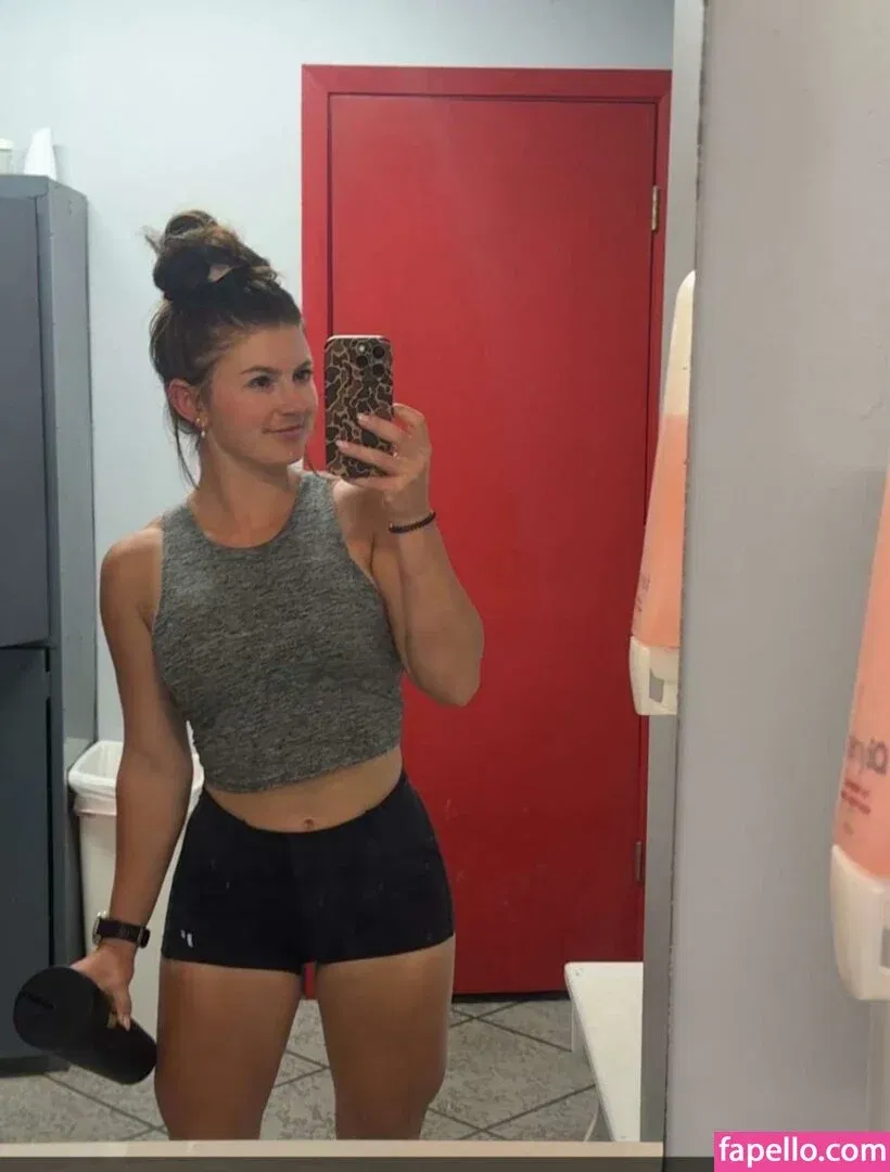 Hannah Barron Onlyfans Photo Gallery 