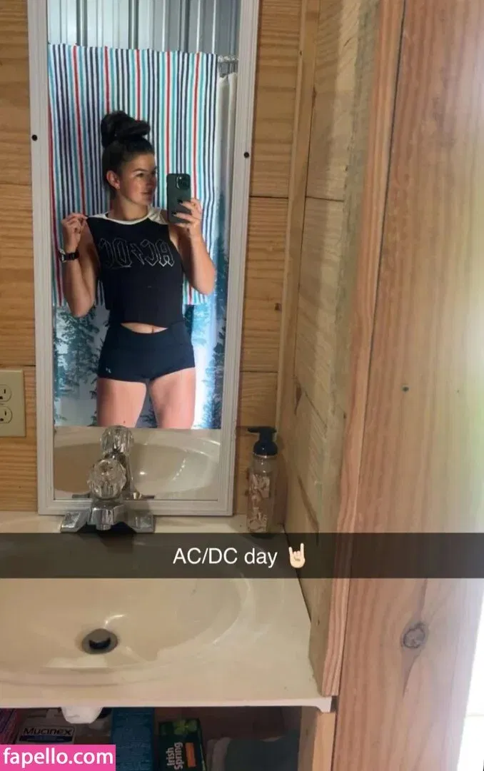 Hannah Barron Onlyfans Photo Gallery 