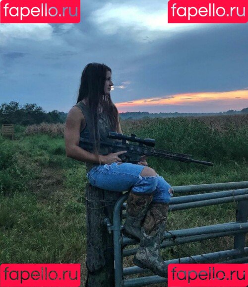 Hannah Barron Onlyfans Photo Gallery 