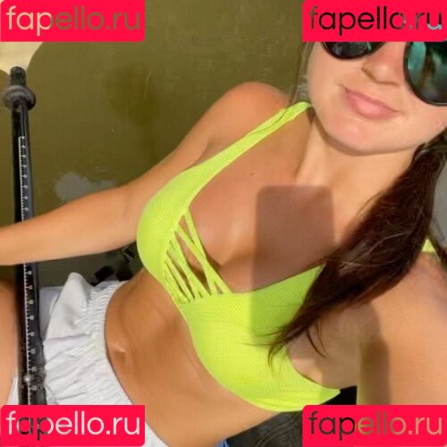 Hannah Barron Onlyfans Photo Gallery 