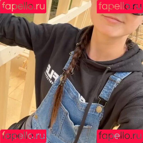 Hannah Barron Onlyfans Photo Gallery 