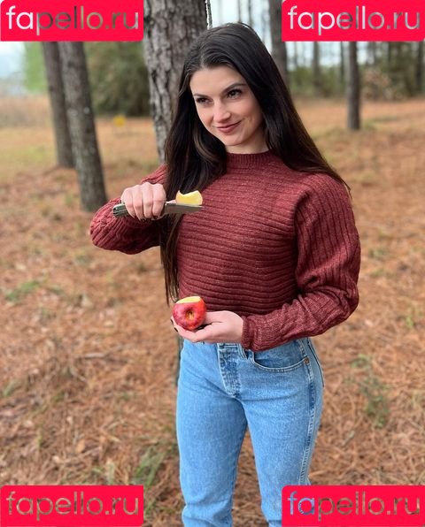 Hannah Barron Onlyfans Photo Gallery 