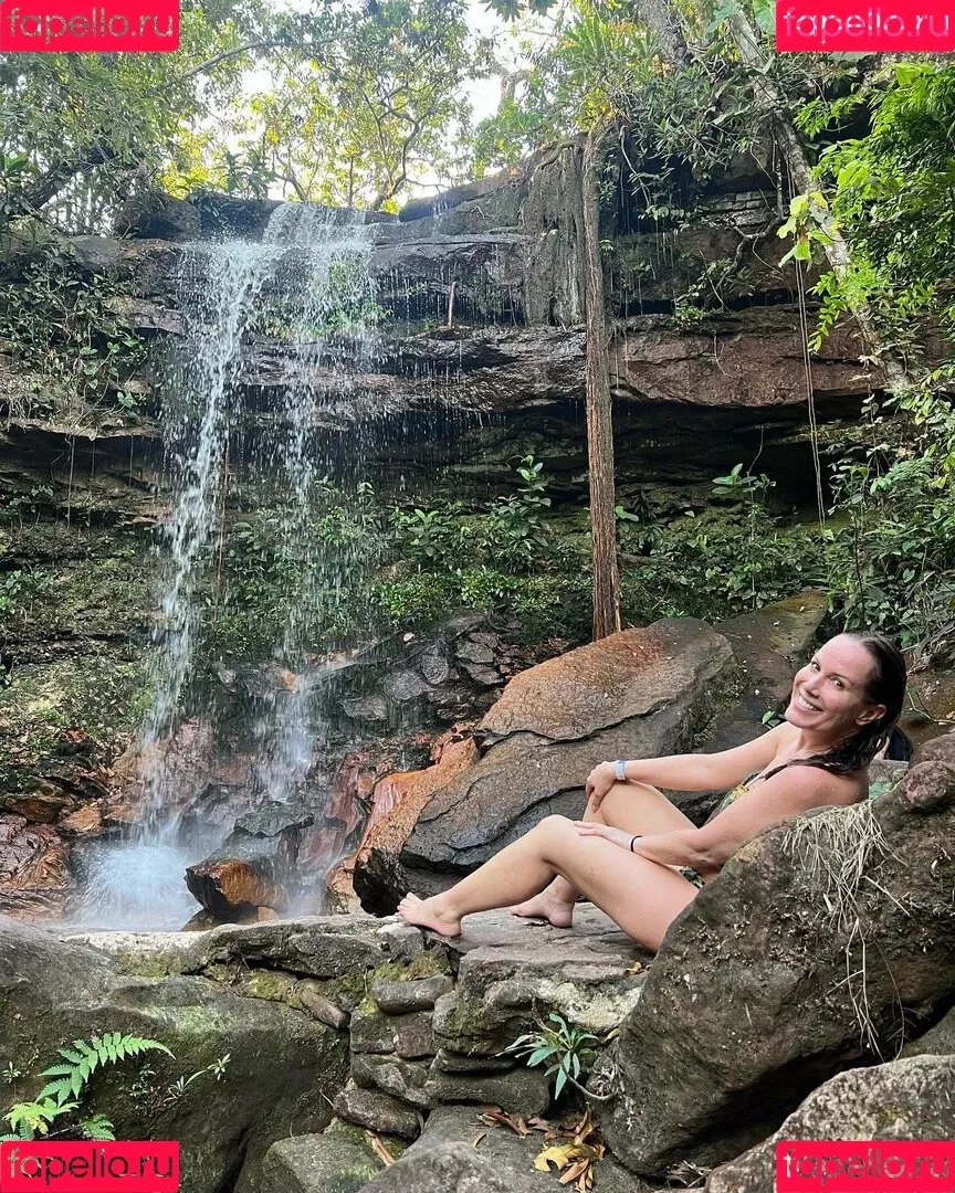 Regina Volpato Onlyfans Photo Gallery 