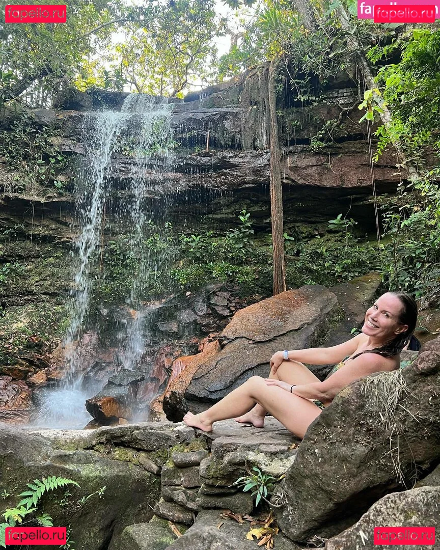 Regina Volpato Onlyfans Photo Gallery 