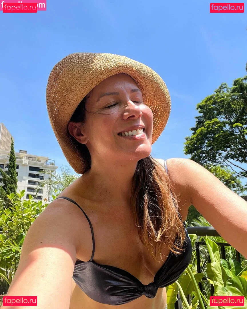 Regina Volpato Onlyfans Photo Gallery 