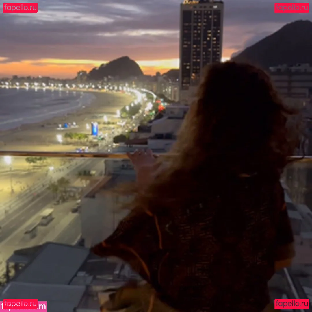 Regina Volpato Onlyfans Photo Gallery 