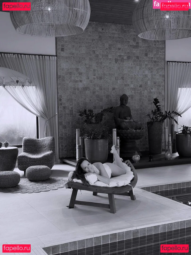 Regina Volpato Onlyfans Photo Gallery 