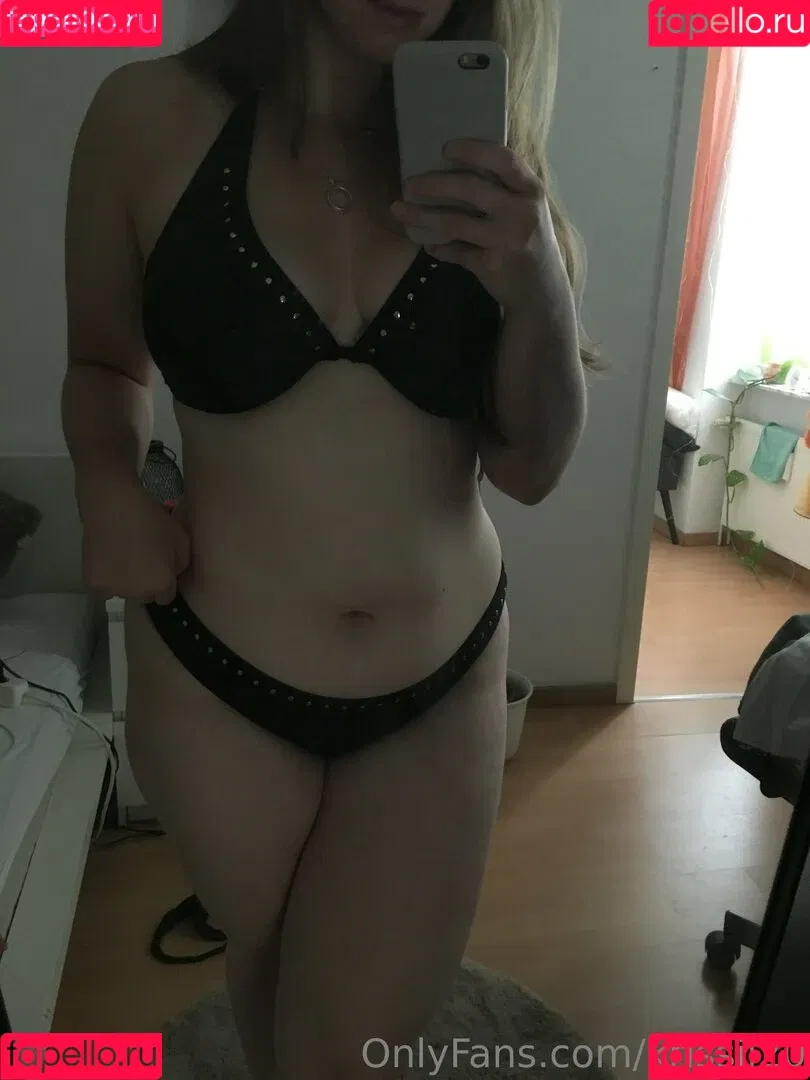 krissii20 Onlyfans Photo Gallery 