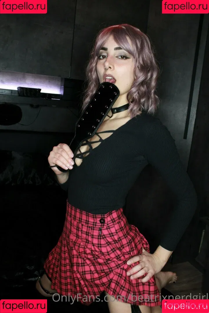 beatrixnerdgirl Onlyfans Photo Gallery 