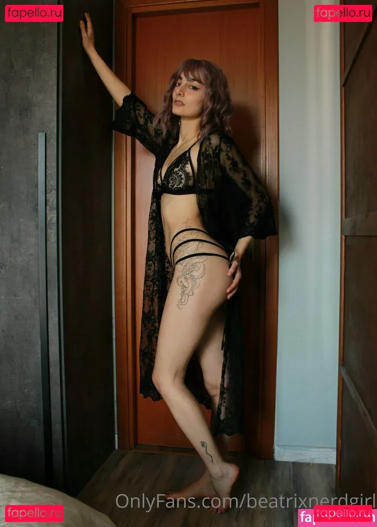 beatrixnerdgirl Onlyfans Photo Gallery 