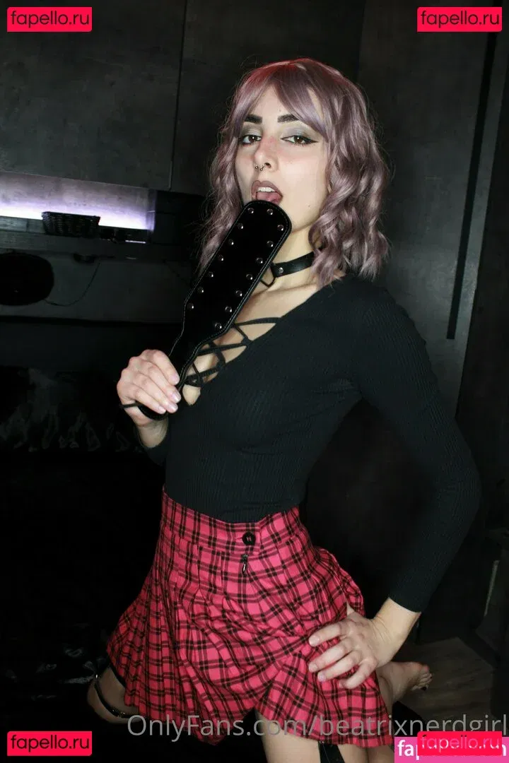 beatrixnerdgirl Onlyfans Photo Gallery 