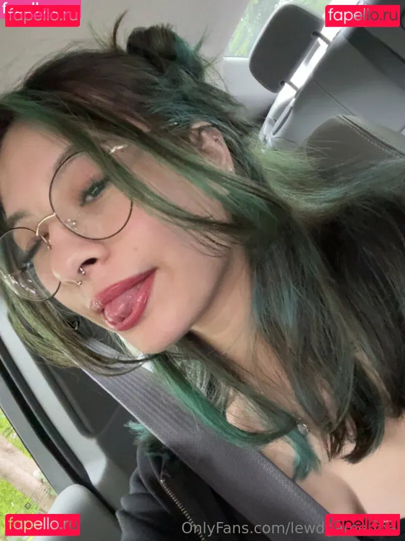 lewdgamermel Onlyfans Photo Gallery 