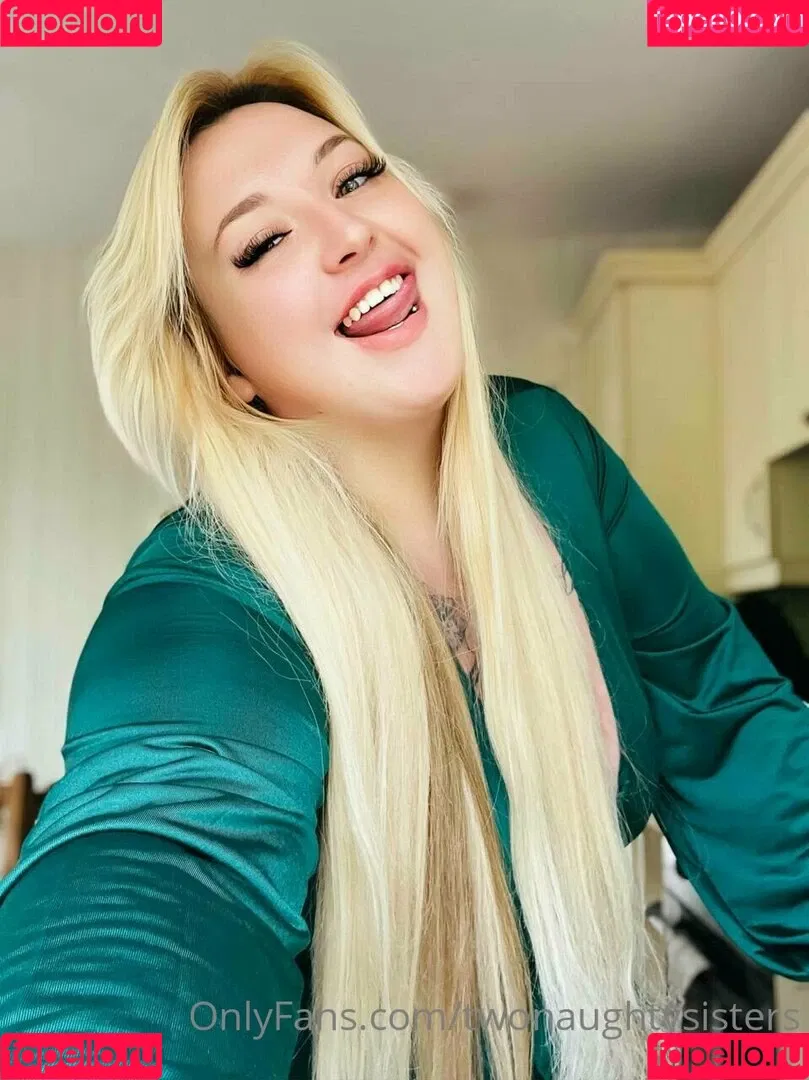 twonaughtysisters Onlyfans Photo Gallery 