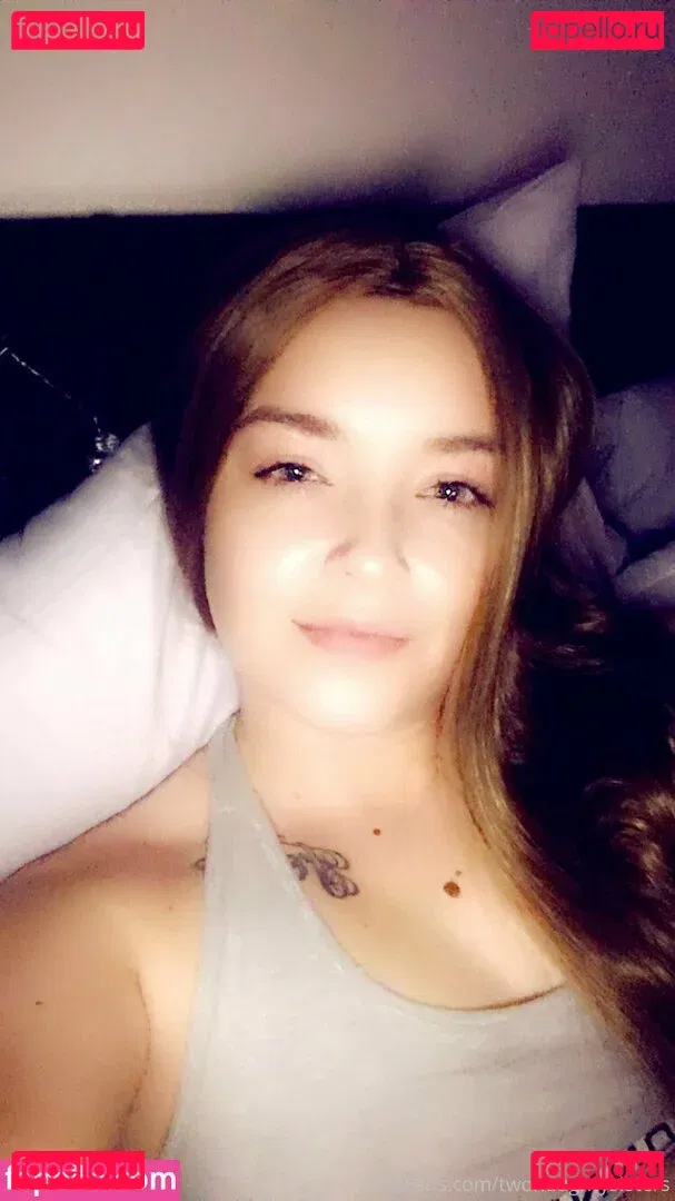 twonaughtysisters Onlyfans Photo Gallery 