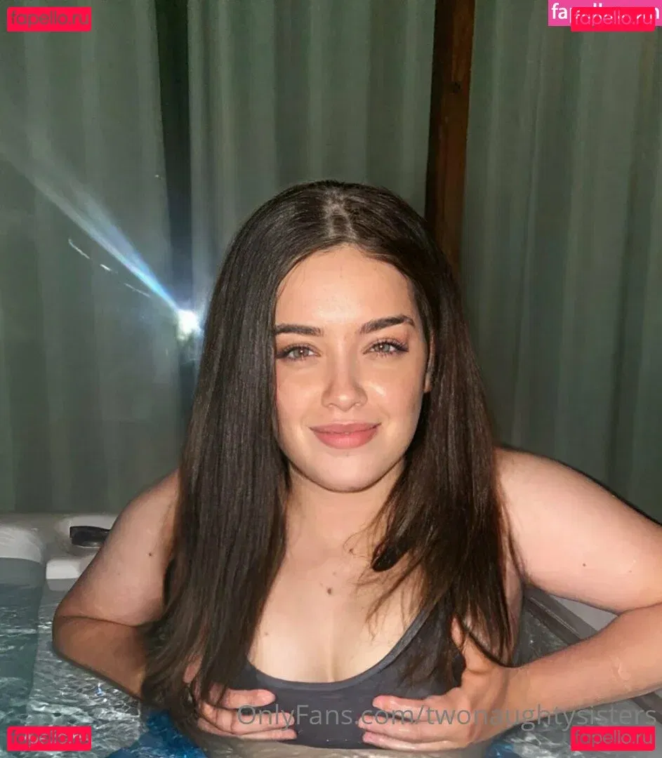 twonaughtysisters Onlyfans Photo Gallery 