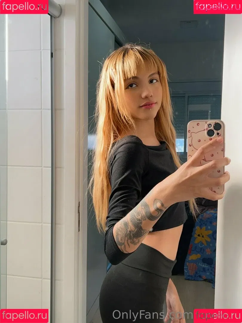 LoveLari Onlyfans Photo Gallery 