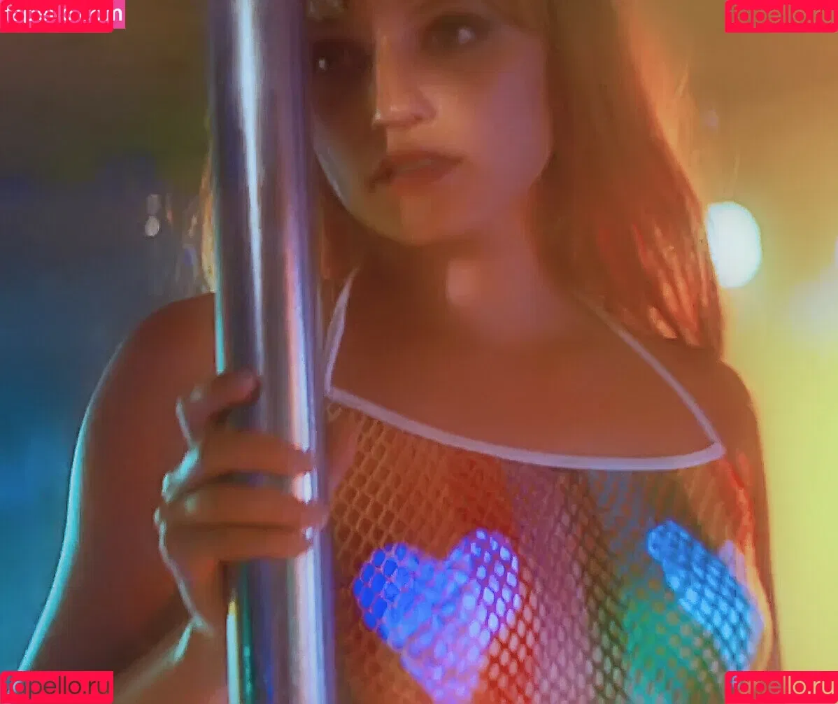Dianna Agron Onlyfans Photo Gallery 