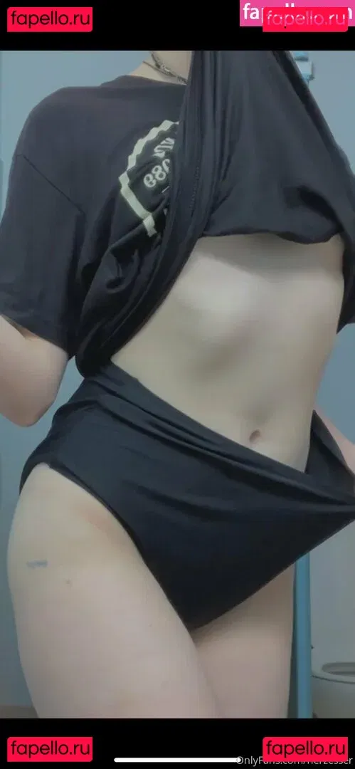 herzesser Onlyfans Photo Gallery 