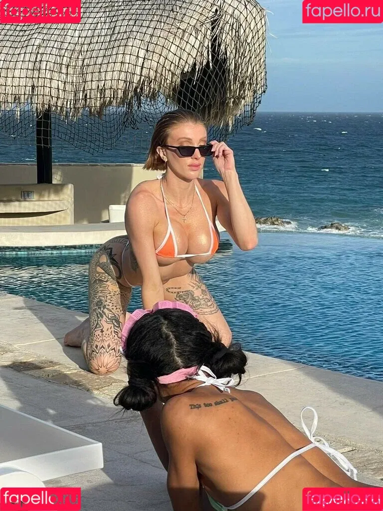 urfavredhead Onlyfans Photo Gallery 