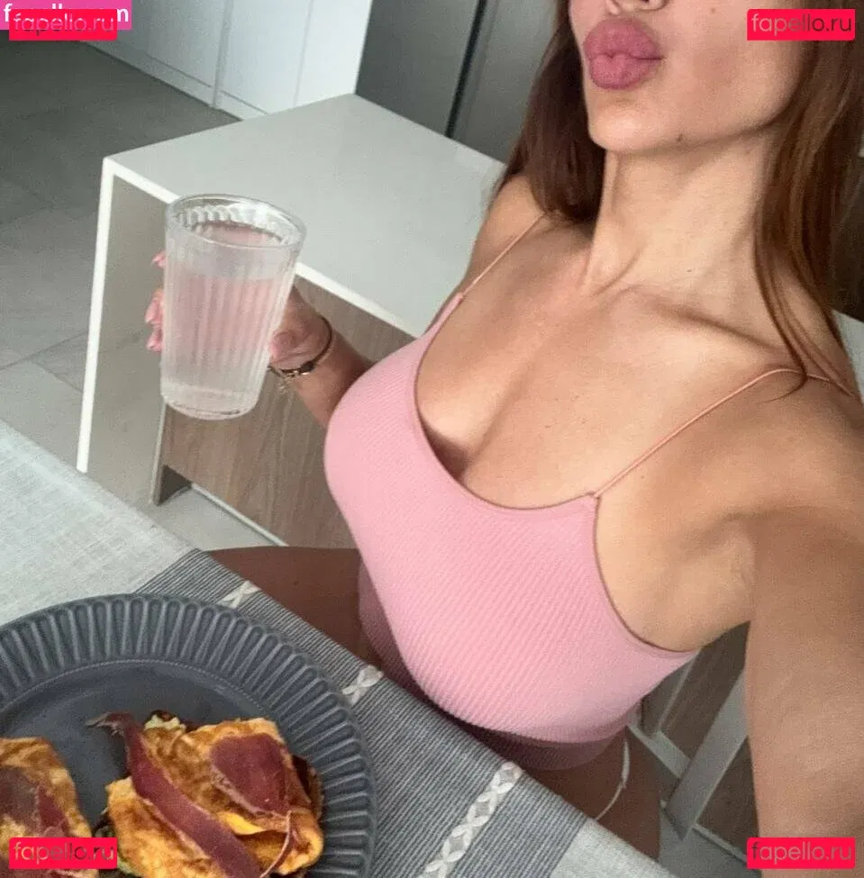 soniaamats Onlyfans Photo Gallery 