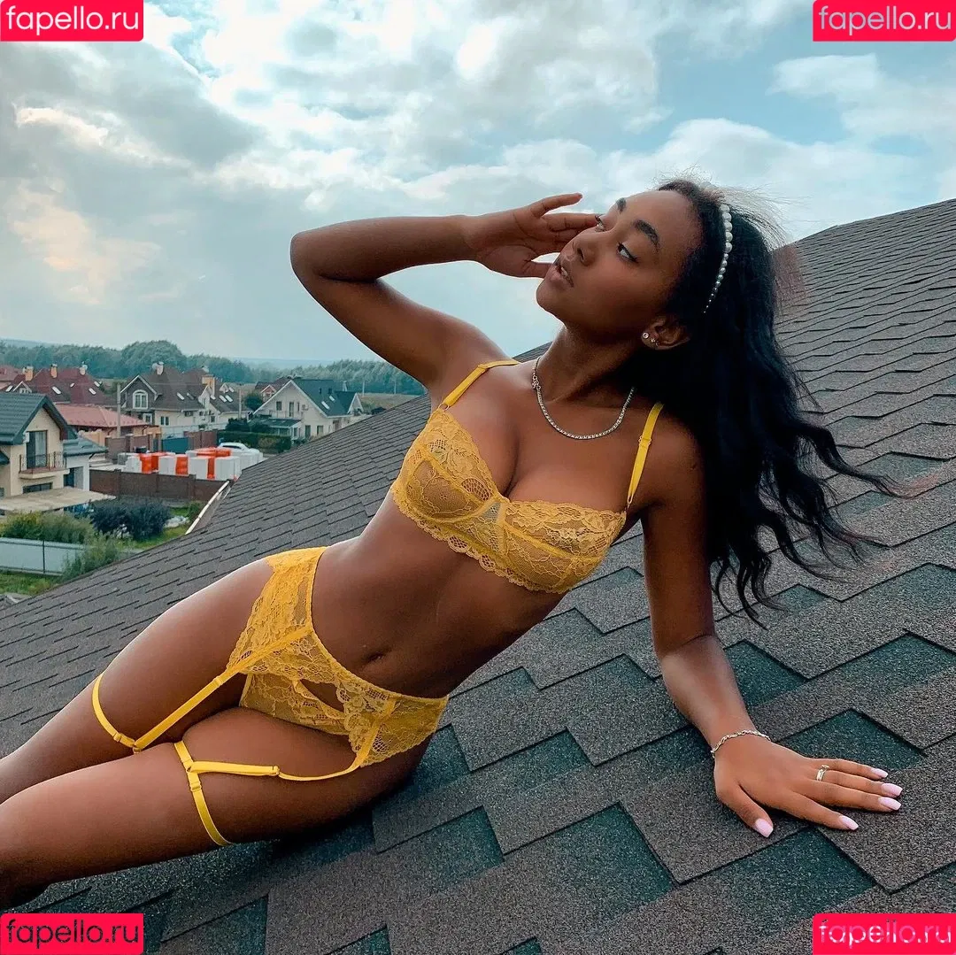 llleasy Onlyfans Photo Gallery 
