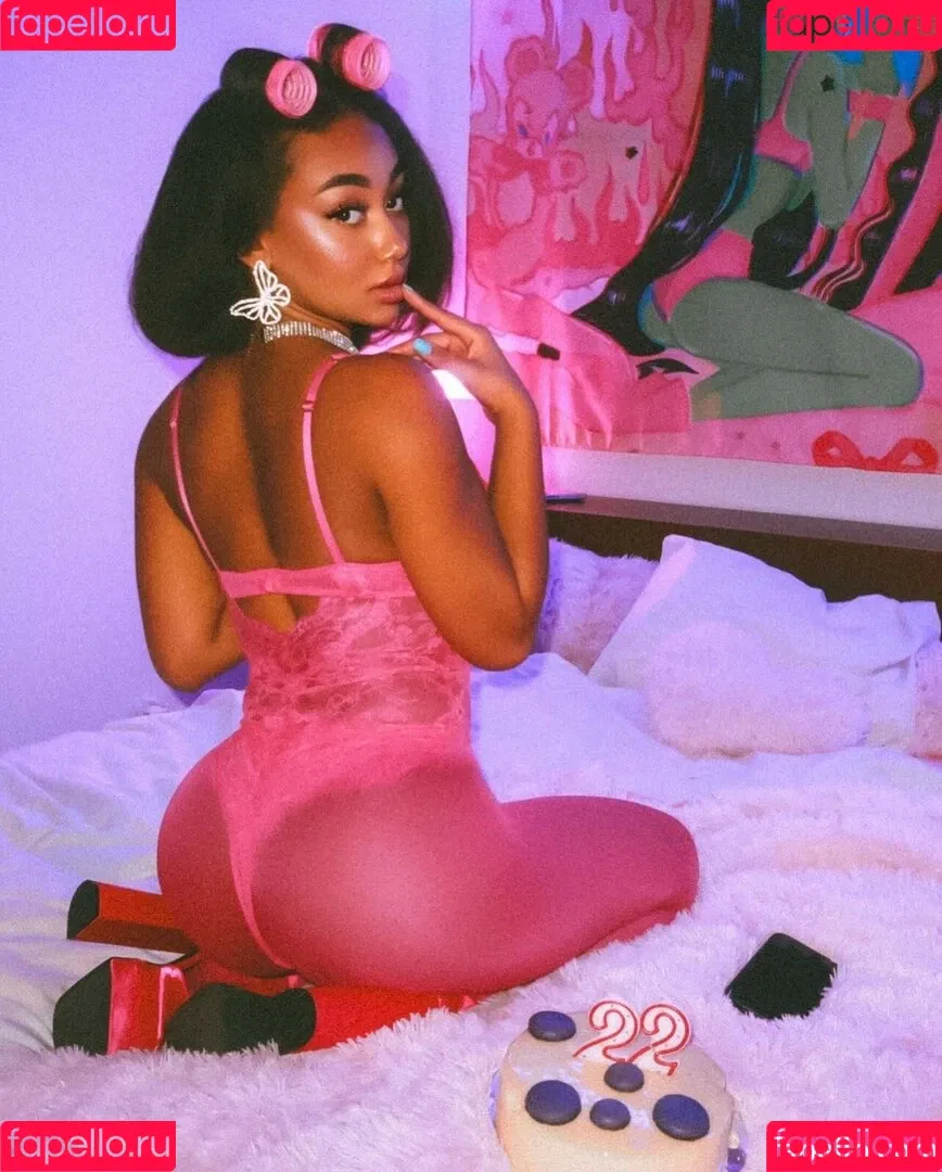 llleasy Onlyfans Photo Gallery 