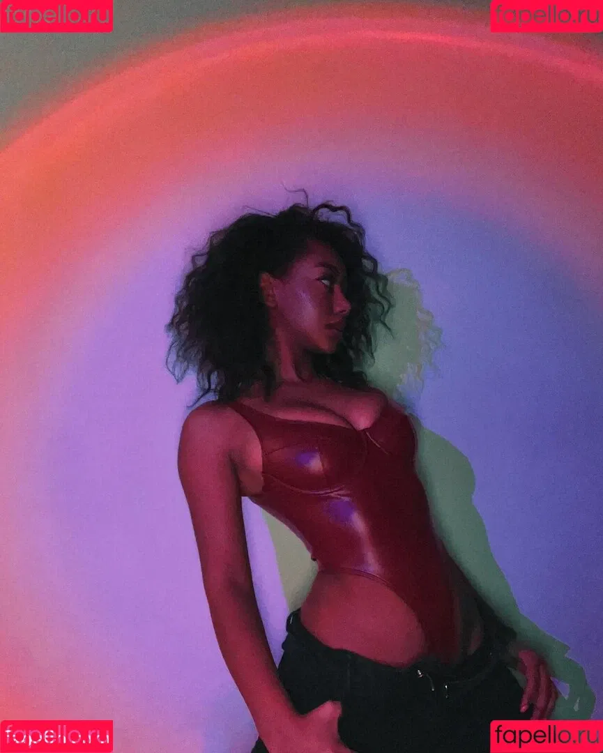 llleasy Onlyfans Photo Gallery 