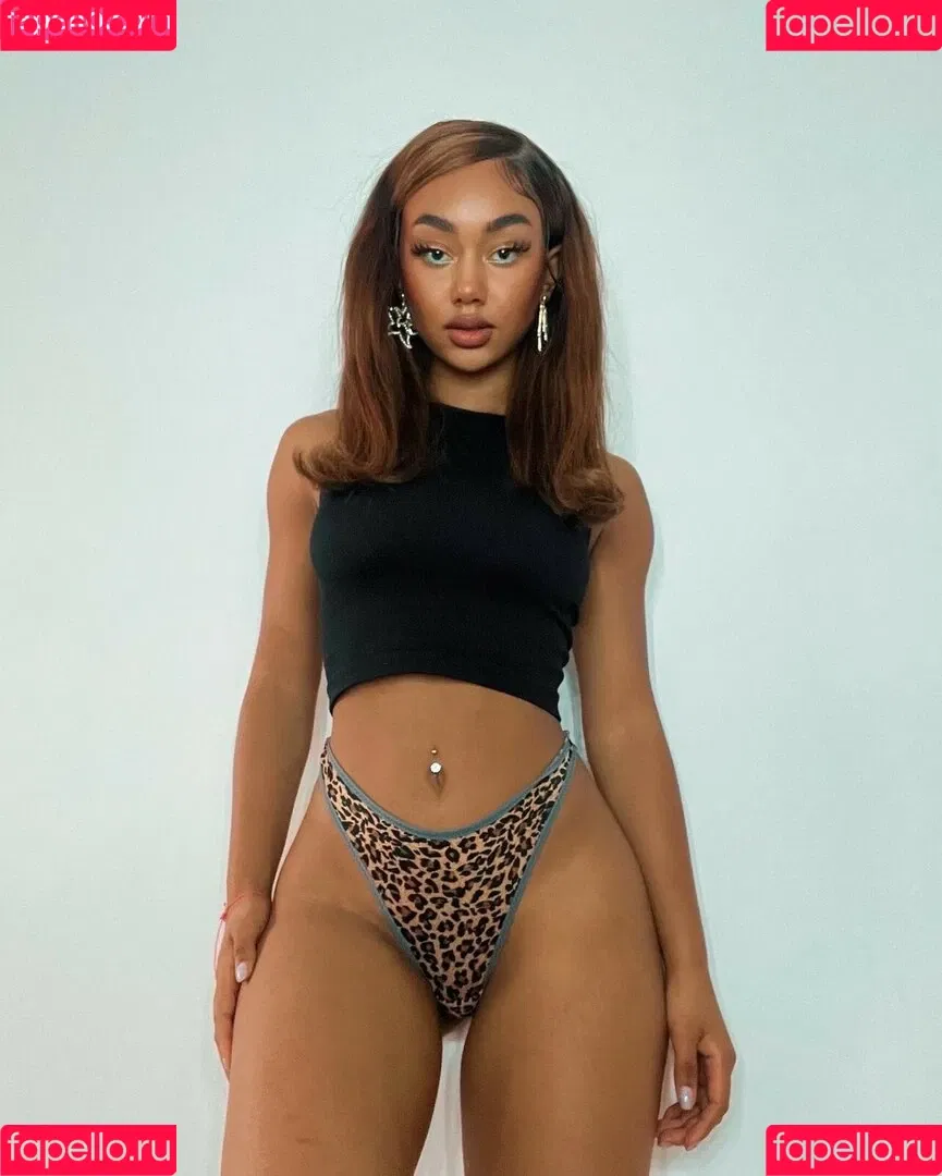 llleasy Onlyfans Photo Gallery 