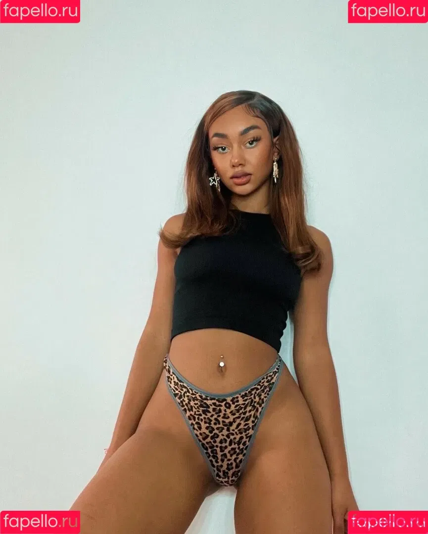 llleasy Onlyfans Photo Gallery 