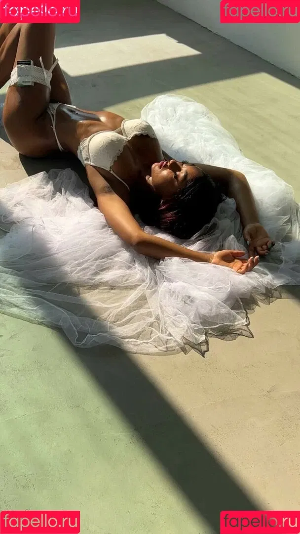 llleasy Onlyfans Photo Gallery 