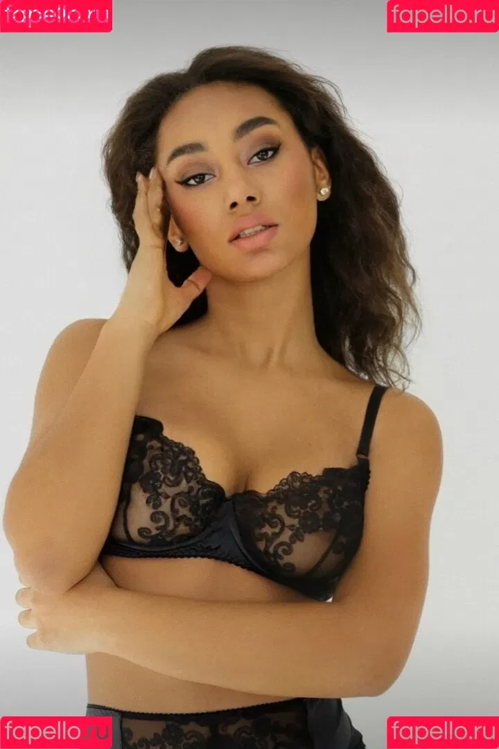 llleasy Onlyfans Photo Gallery 