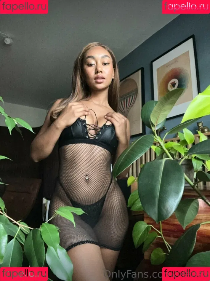 llleasy Onlyfans Photo Gallery 