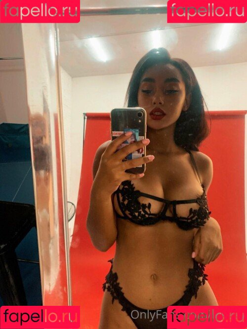 llleasy Onlyfans Photo Gallery 