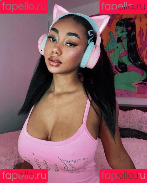 llleasy Onlyfans Photo Gallery 