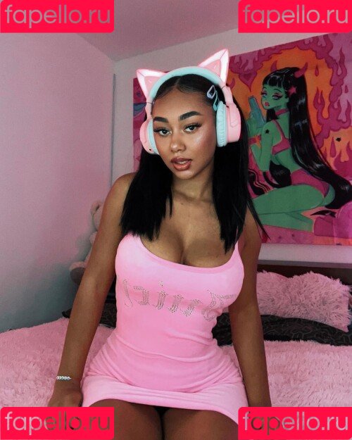 llleasy Onlyfans Photo Gallery 