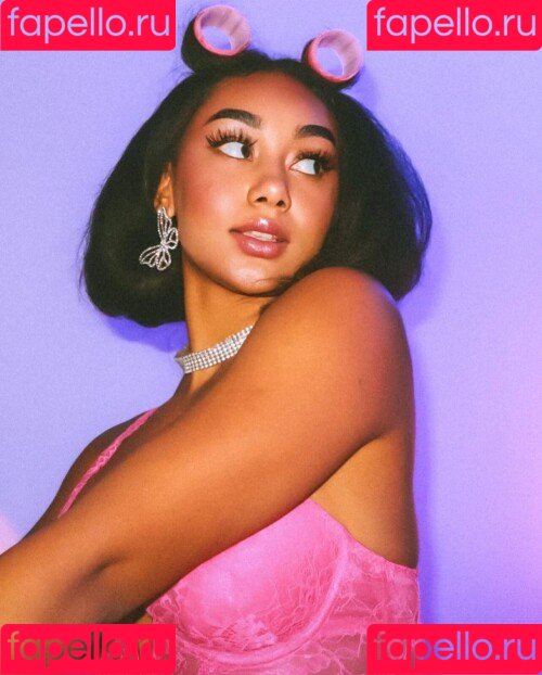 llleasy Onlyfans Photo Gallery 