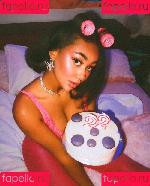 llleasy Onlyfans Photo Gallery 